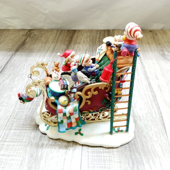 Enesco "Gettin' Ready to Go Ho Ho Ho" Musical Sleigh - Picture 3 of 11